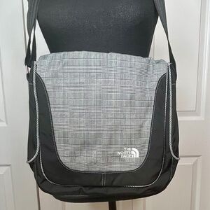 NEW The North Face Nylon Crossbody Bag in Black and Grey Plaid